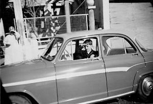 JMN SIMCA P60 AU VOLANT DE LA SIMCA P60